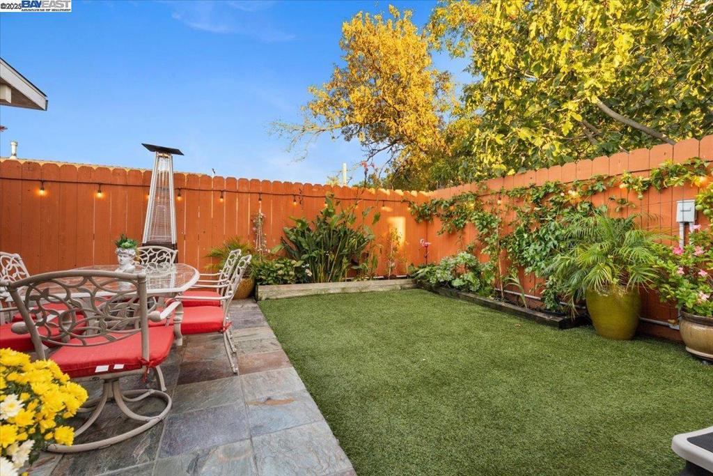 SOUTH GATE - Residential