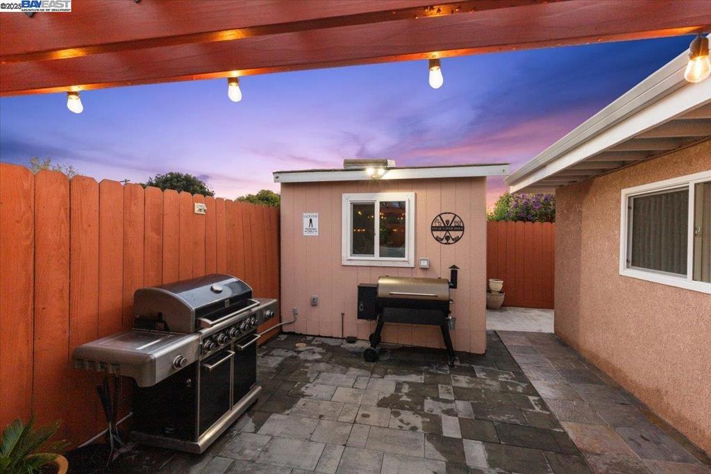 SOUTH GATE - Residential