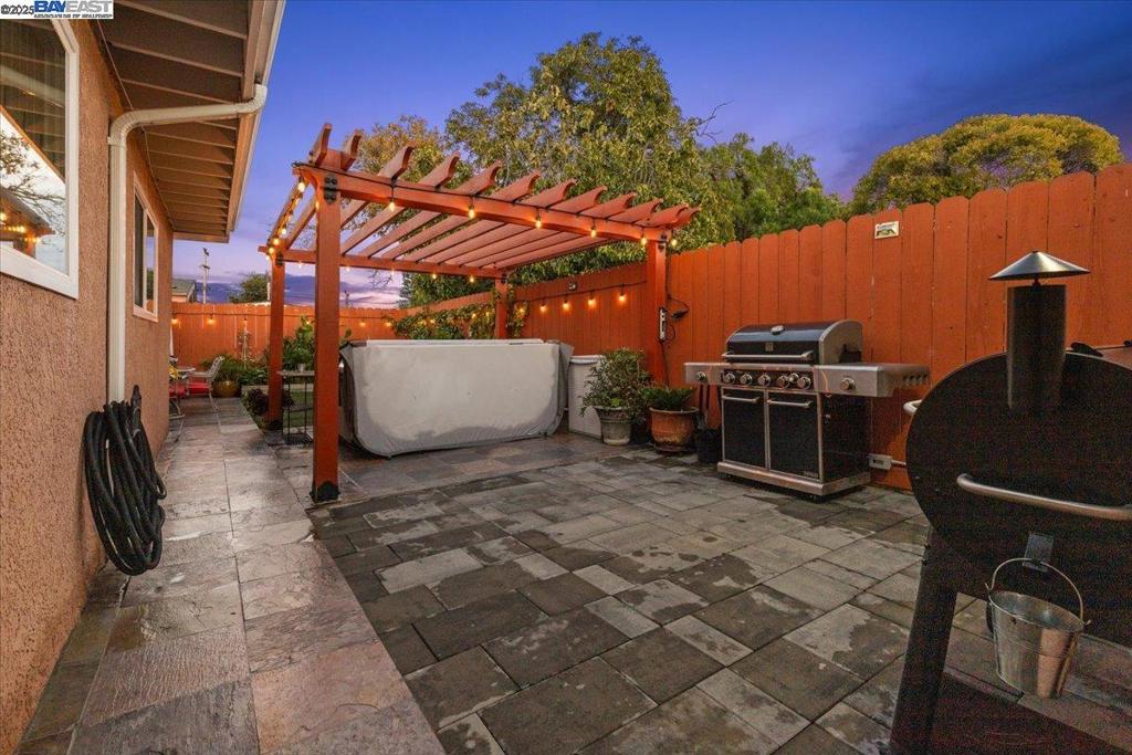 SOUTH GATE - Residential