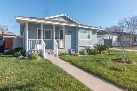 Photo of 2124 N Dymond St, Burbank, CA 91505 (MLS # BB26002360)