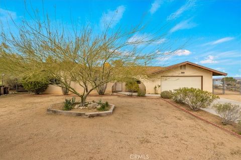 Photo of 61746 Melton Trail, Joshua Tree, CA 92252 (MLS # JT26029310)