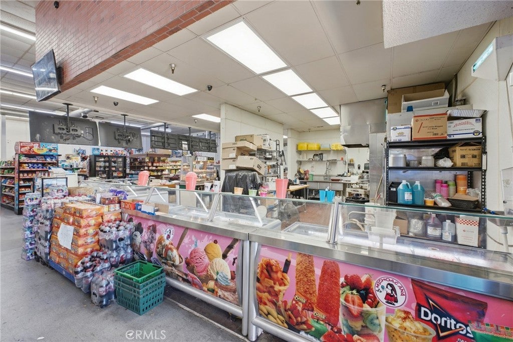 5125 JURUPA AVE A2