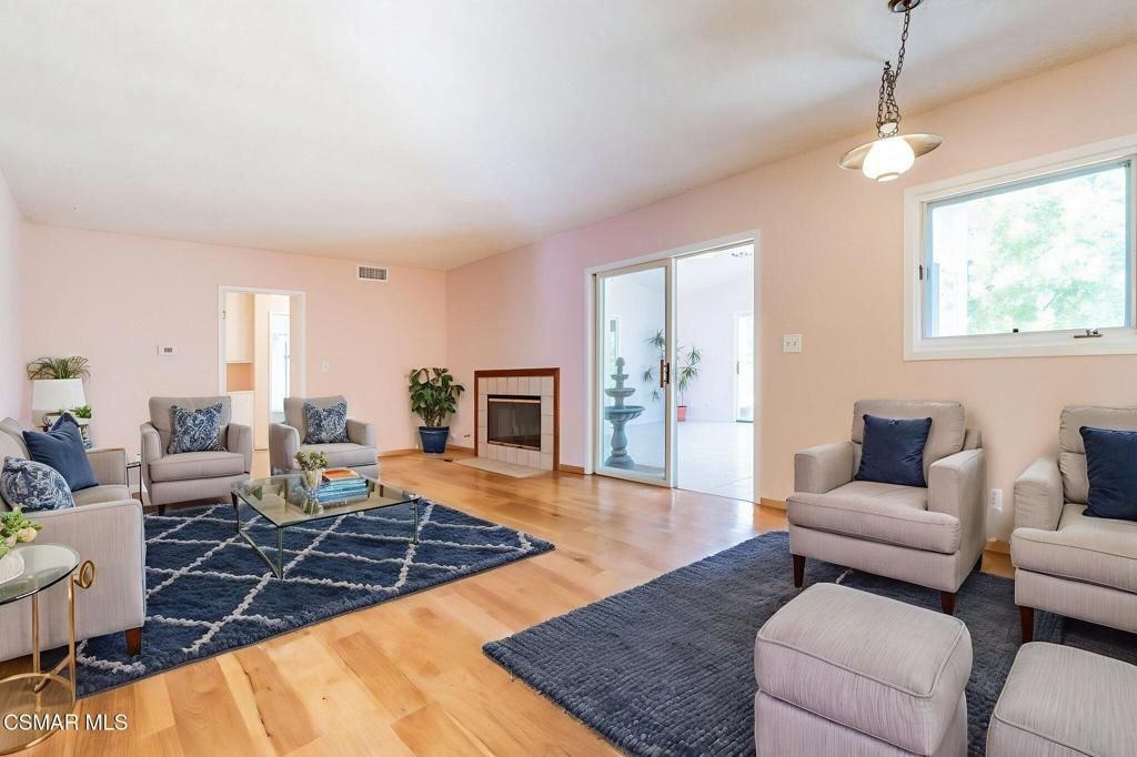 Photo of 2085 Rayshire Street, Thousand Oaks, CA 91362 (MLS # 225004961)