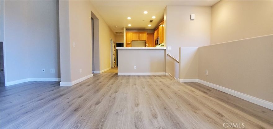 BELCARO COMMUNITY with 2 bedroom with 2 bath, End unit with balcony. The features include living room with cozy fire place. Laminated wood floor, airy and bright. Also it has work station next to kitchen, so you can work during cooking. The unit include 2 car attached

garage and stack-able washer and dry include. This community has community pool and play ground for kids, closer to I-15 fwy and convenience stores, banks, and restaurants. closer to Lake Elsinore.