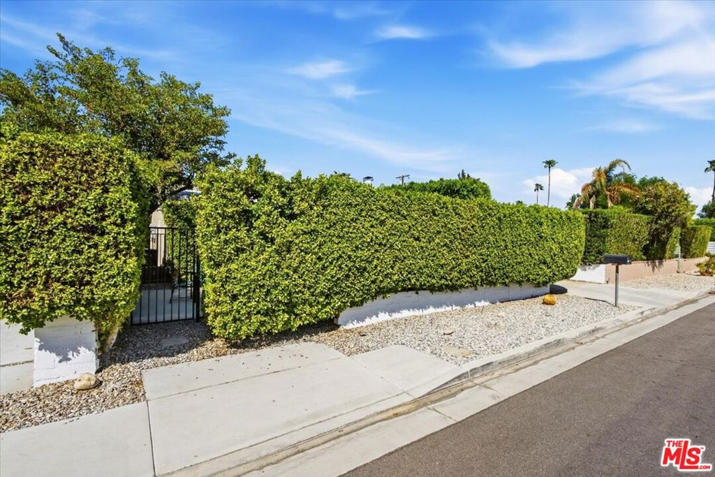 1328 E Camino Primrose