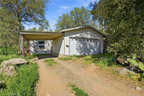 Photo of 15560 20th Avenue, Clearlake, CA 95422 (MLS # LC26054621)