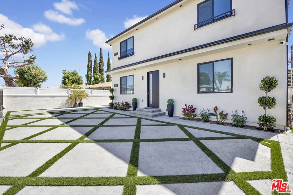 Properties 1 7410 Denny Avenue