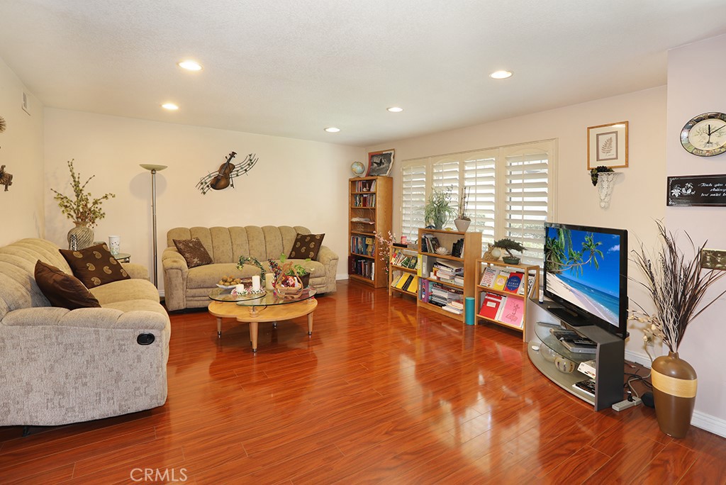 1201 W Cerritos Avenue 68