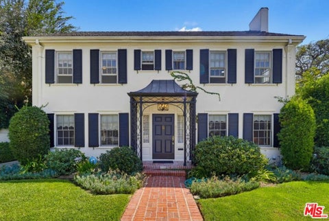 Photo of 520 S Irving Boulevard, Los Angeles, CA 90020 (MLS # 26990591)