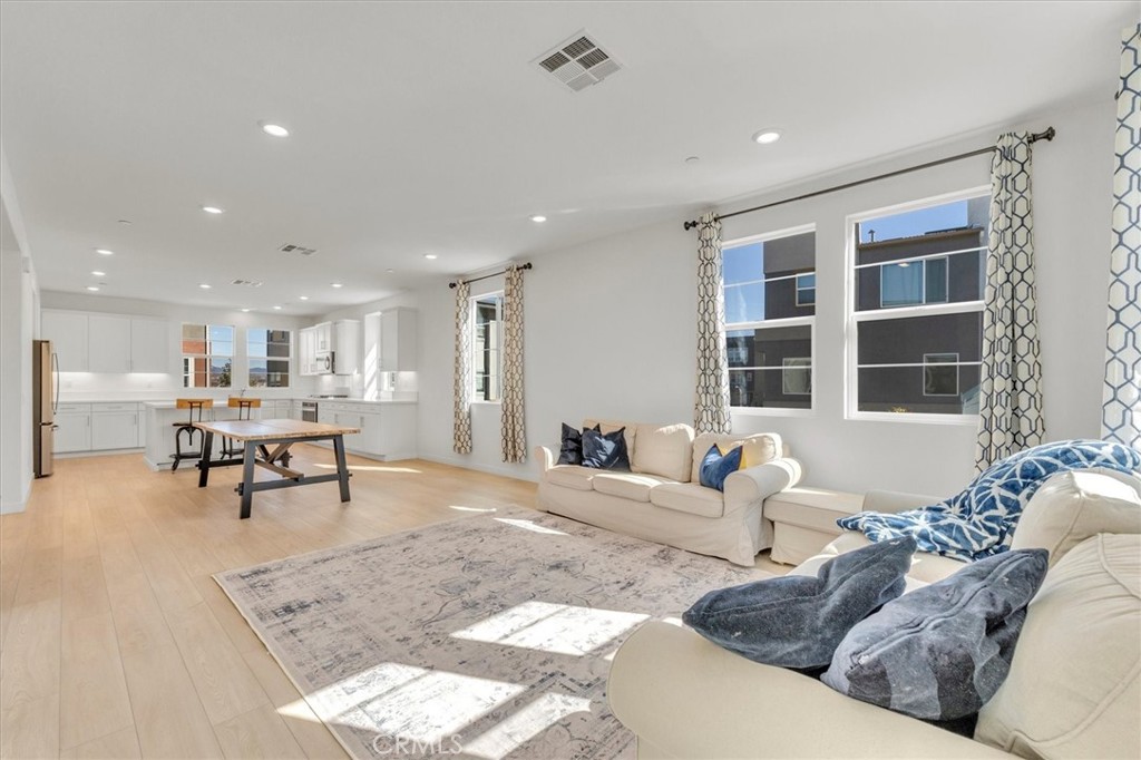 Crimson (CRIM5P) - Residential Lease