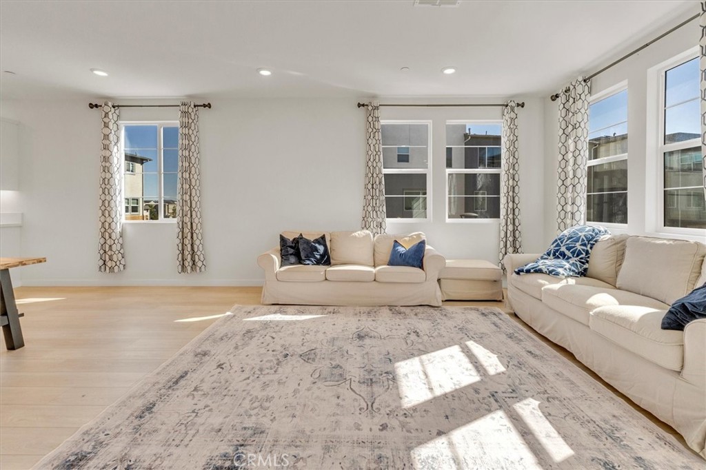 Crimson (CRIM5P) - Residential Lease