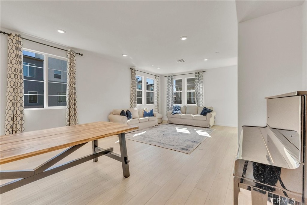 Crimson (CRIM5P) - Residential Lease