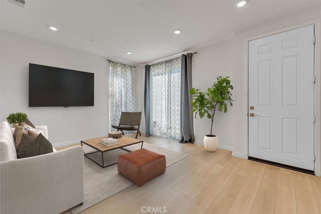 Crimson (CRIM5P) - Residential Lease