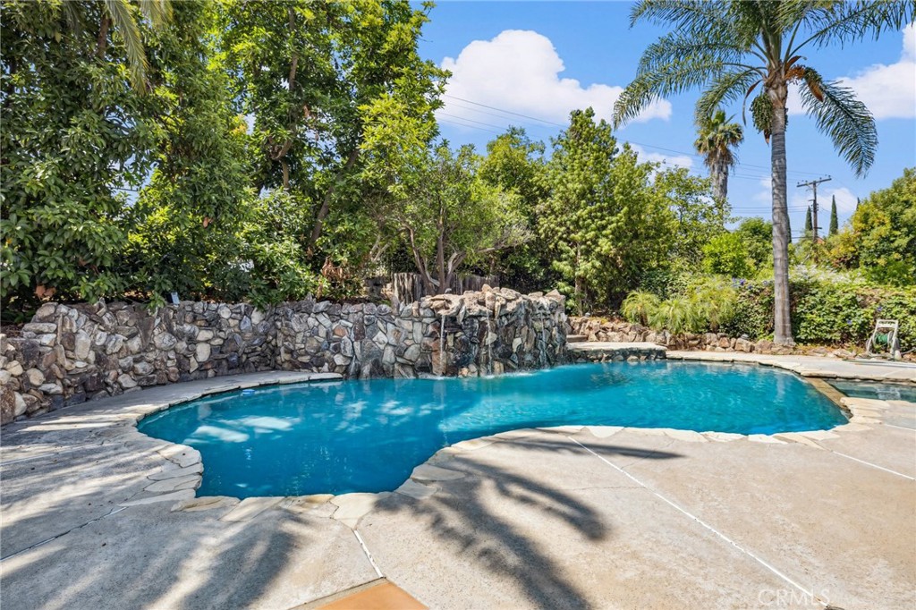 1296 Tiger Tail Drive