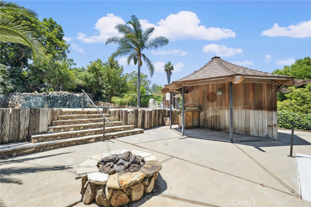 1296 Tiger Tail Drive