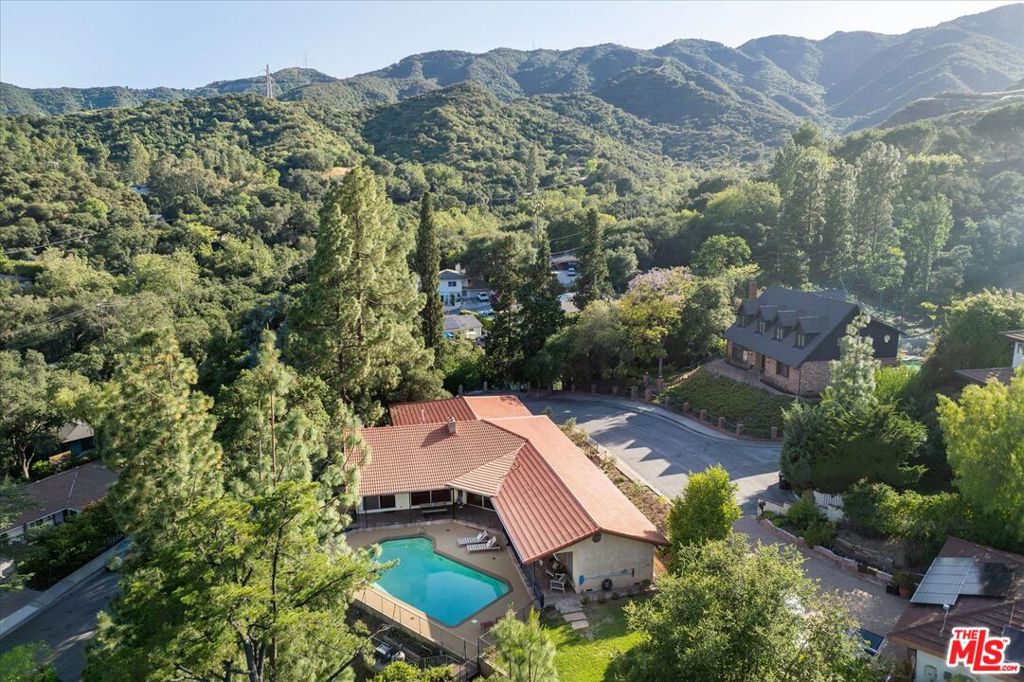 3770 Whiting Manor Lane
