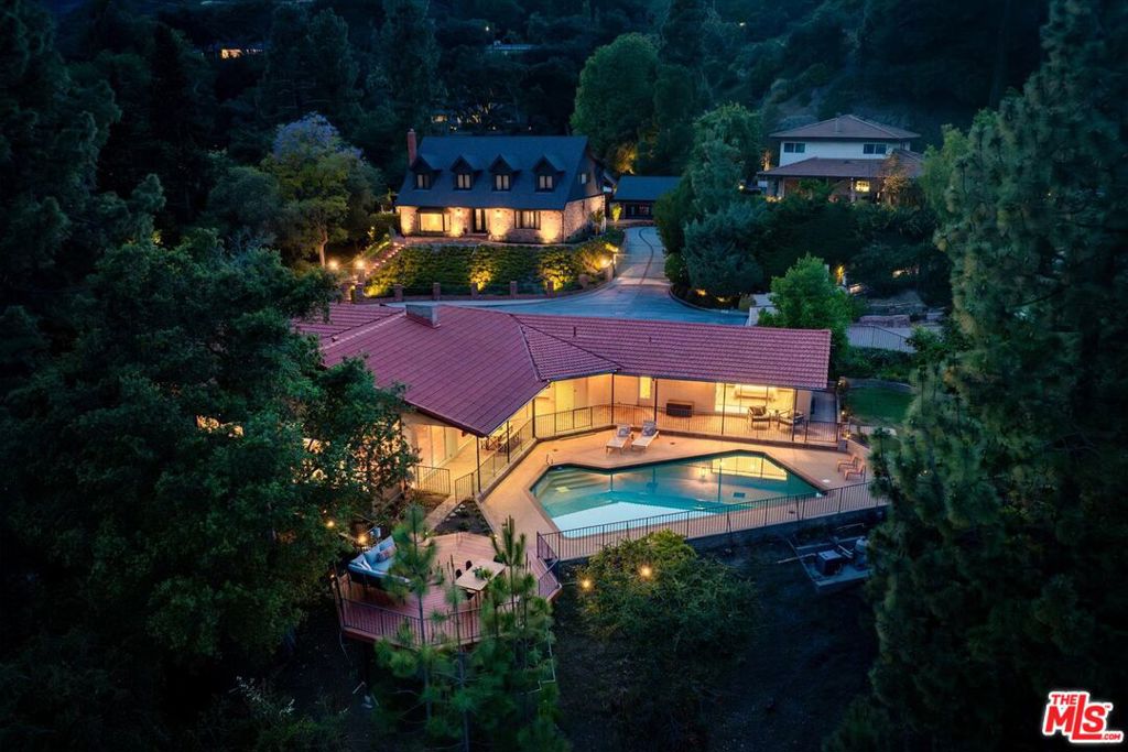 3770 Whiting Manor Lane