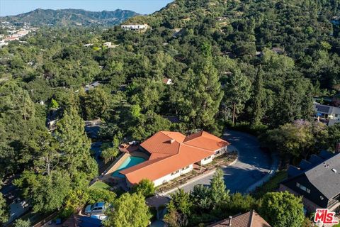 3770 Whiting Manor Lane Glendale CA 91208