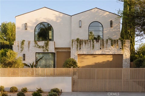 Photo of 5005 Rubio Avenue, Encino, CA 91436 (MLS # SR26151811)