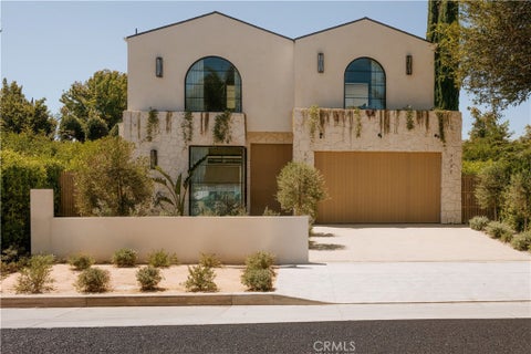 Photo of 5005 Rubio Avenue, Encino, CA 91436 (MLS # SR26151811)