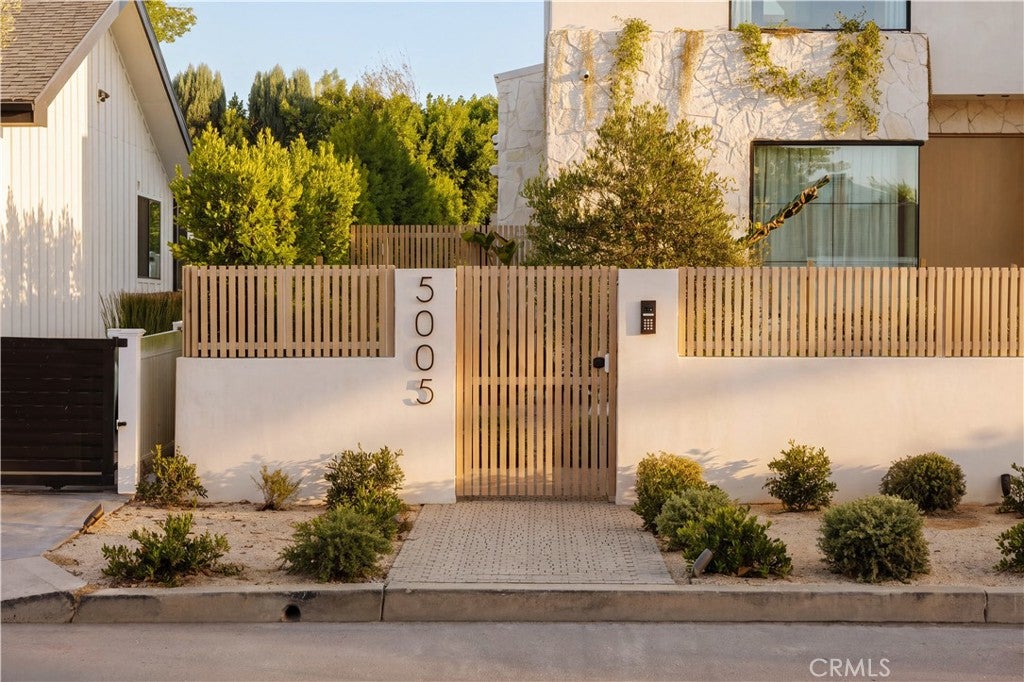 5005 Rubio Avenue