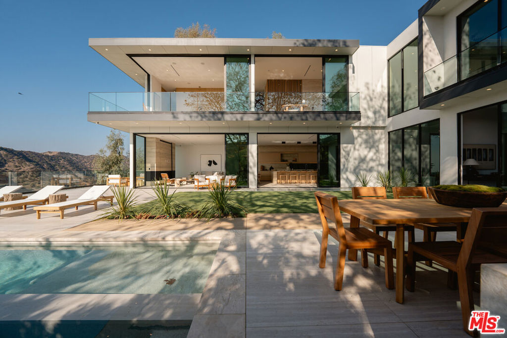 1149 Linda Flora Drive