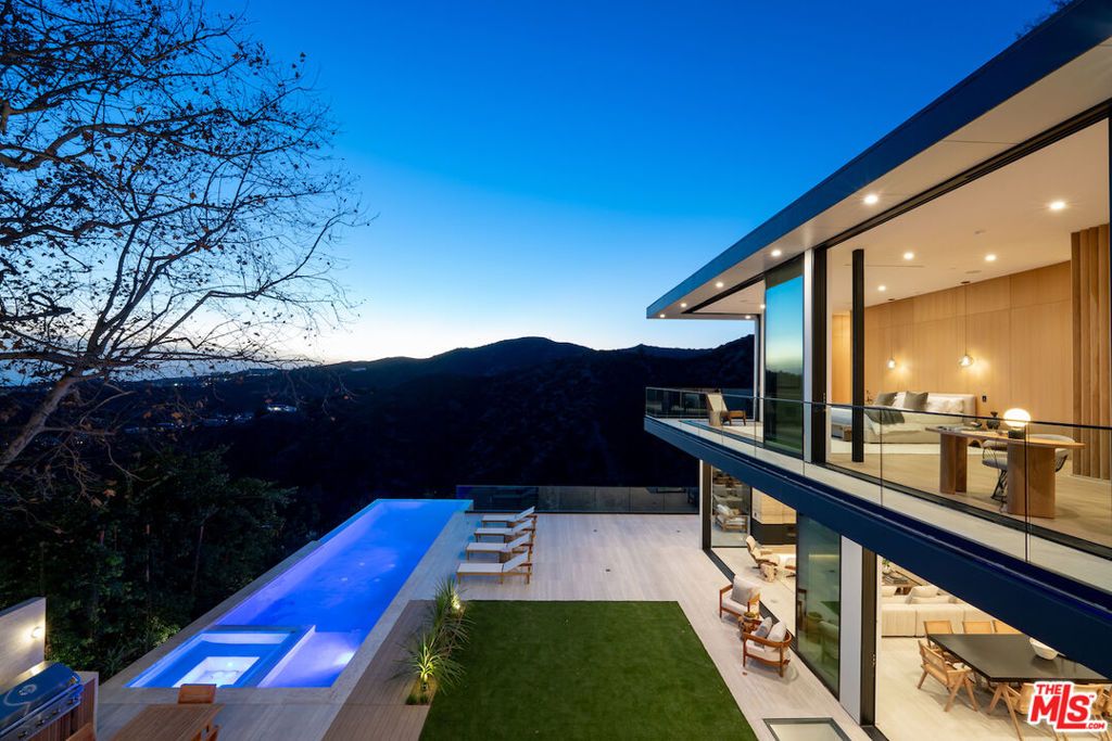 Photo of 1149 Linda Flora Drive, Los Angeles, CA 90049 (MLS # 25557711)