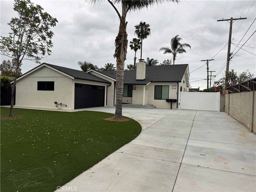 Properties 2 15234 Kingsbury Street
