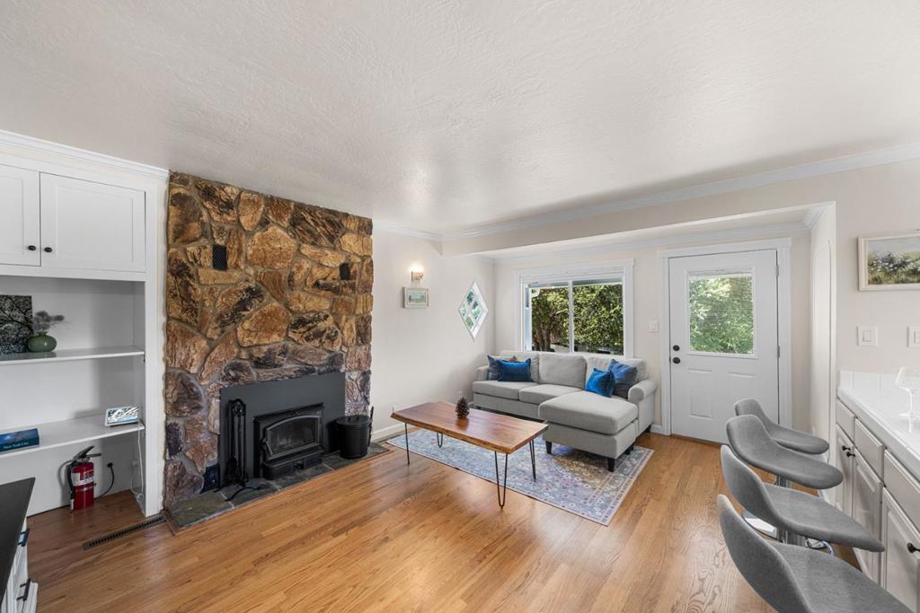 11 Recreation Drive