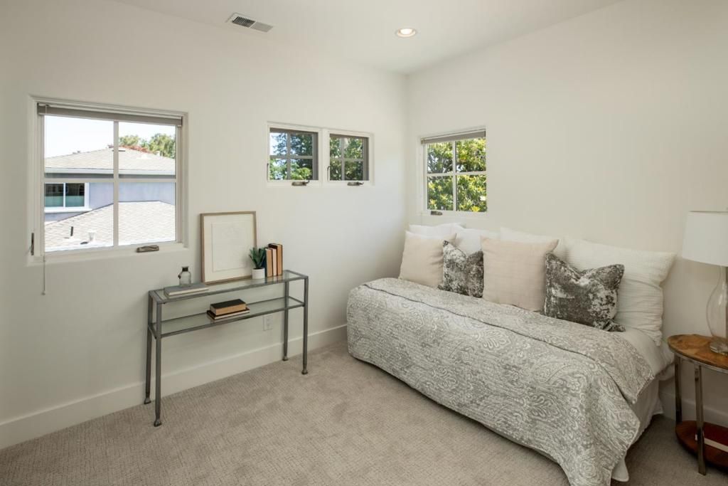 listing image 130721134554836445402