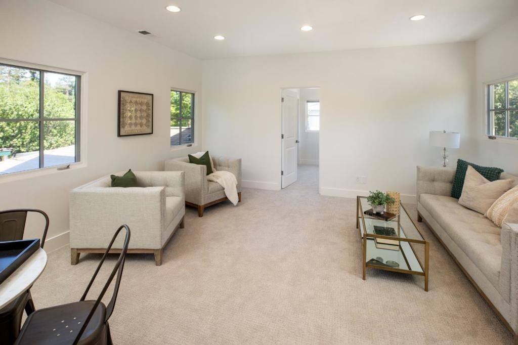 listing image 130721641862129959061