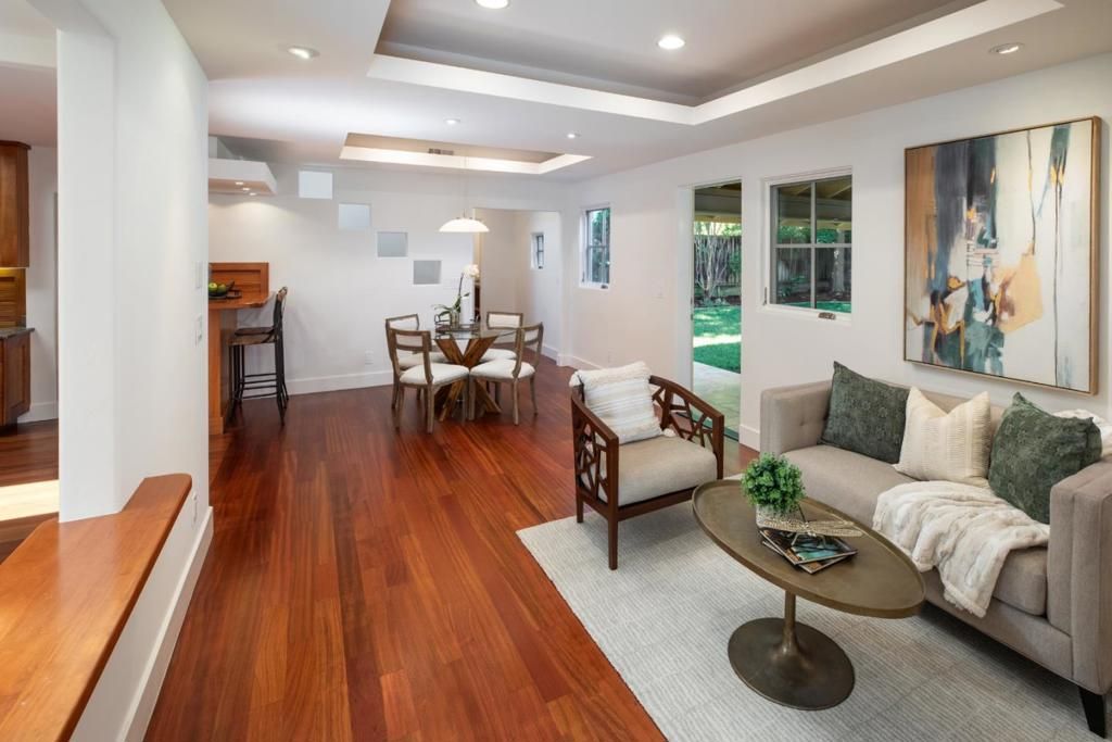 listing image 130729953298068542435