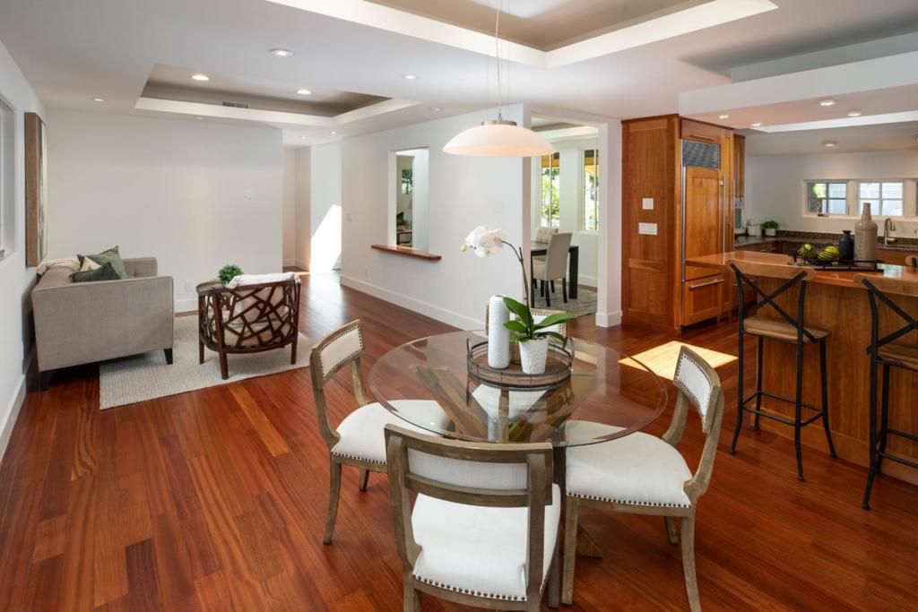 listing image 130721597854541986944