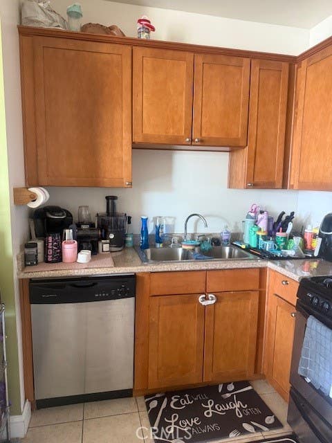 Photo of 6938 Laurel Canyon Blvd #212, North Hollywood, CA 91605 (MLS # RS26084318)