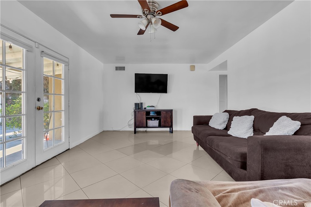 1144 Magnolia