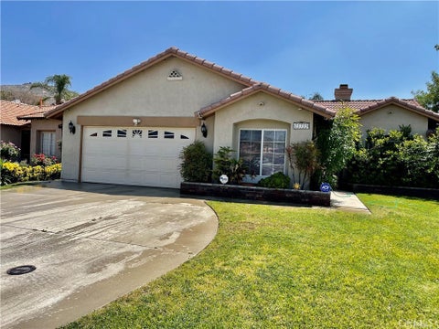 Photo of 25755 VIA TEJON AVE AVE, Moreno Valley, CA 92551 (MLS # DW26168120)