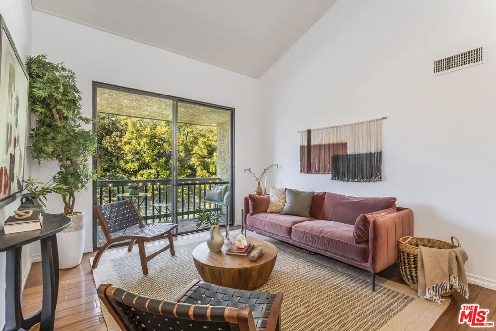 4080 Via Marisol 334, Los Angeles CA 90042