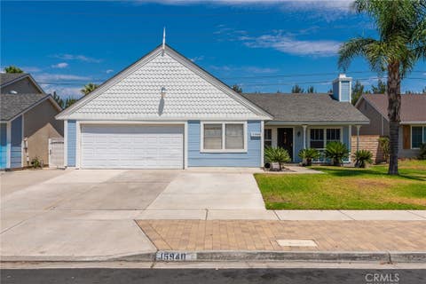 Photo of 15940 Mesa Dr DR, Fontana, CA 92336 (MLS # IV26171266)