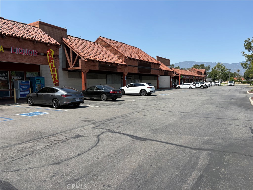 2018 N Riverside Avenue