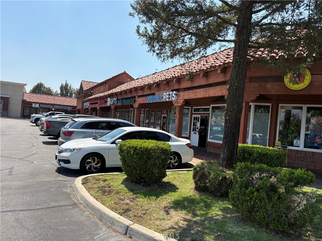 2018 N Riverside Avenue
