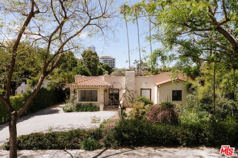 Photo of 505 N Roxbury Drive, Beverly Hills, CA 90210 (MLS # 26683765)