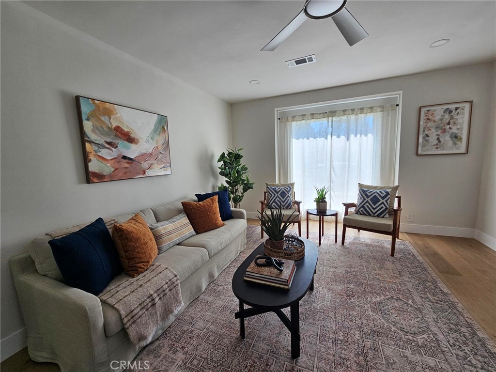 5837 E Gossamer Street