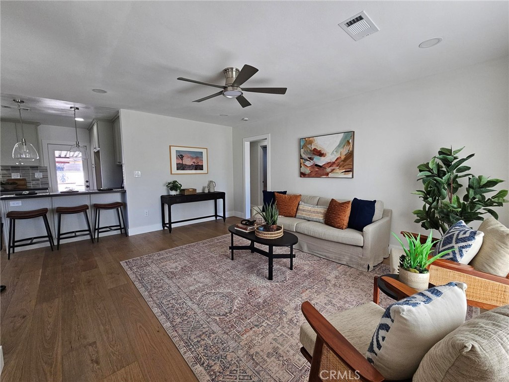 5837 E Gossamer Street