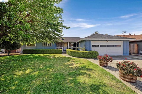 Photo of 5266 Troy Ave Ave, Fremont, CA 94536 (MLS # 41139647)
