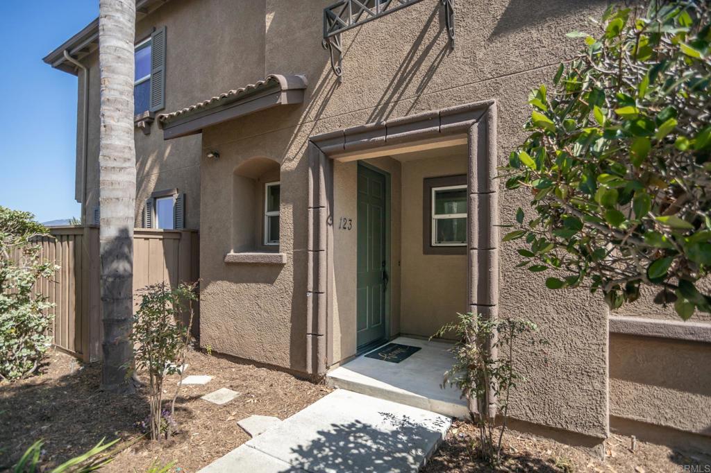 425 S Meadowbrook Dr DR