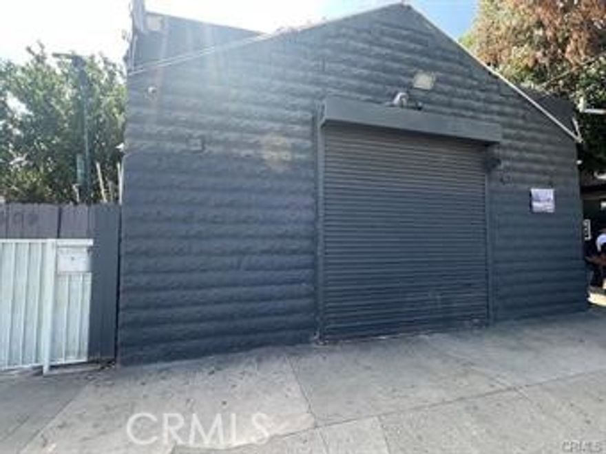 Excellent opportunity to own a special-use commercial property with income-generating potential. Currently operating as an auto repair shop, this 1,323 sq ft warehouse sits on a 3,600 sq ft lot, offering exceptional flexibility for investors, mechanics, or entrepreneurs looking for a turnkey operation or customizable space. A spacious warehouse with high ceilings and open floor space for vehicle service or equipment storage Generous parking space in the rear and interior, ideal for customer vehicles, work trucks, or additional storage Zoned for special commercial use, making it suitable for a variety of industrial, mechanical, or automotive businesses Potential for owner-occupancy, leasing, or expansion of services Whether you're an owner-operator seeking a functional workspace or an investor looking to capitalize on a steady revenue stream, this property delivers versatility and strong upside potential. Don’t miss out on this rare opportunity to acquire a prime warehouse in a high-demand commercial corridor.
