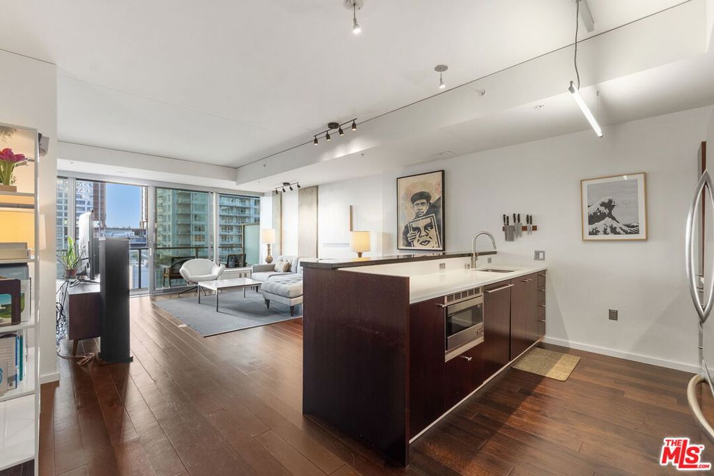 1155 S Grand Avenue 808