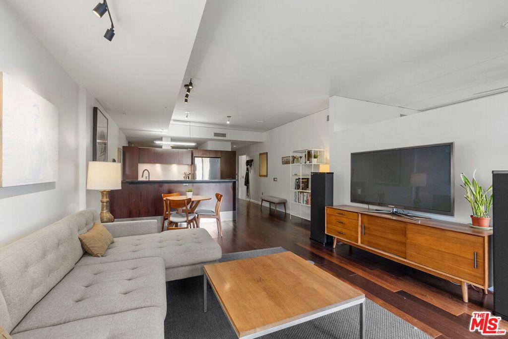 1155 S Grand Avenue 808