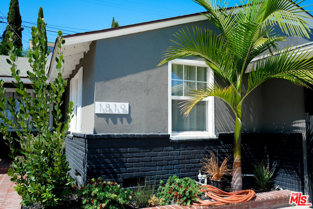 1819 W 129th Street