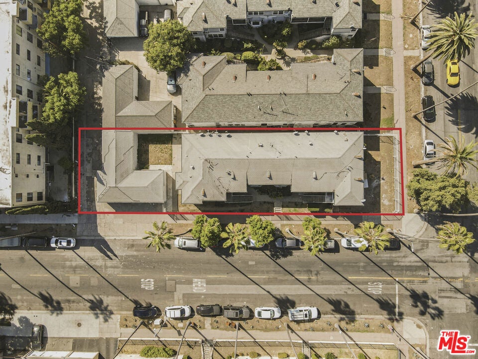 2562 W 11th Street
